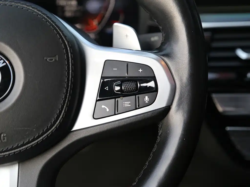 BMW 5 Series — миниатюра 11