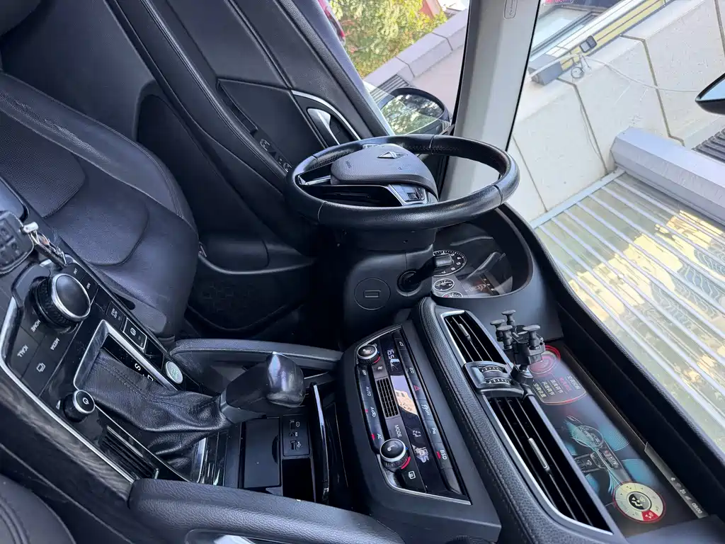 Borgward BX7 — миниатюра 8
