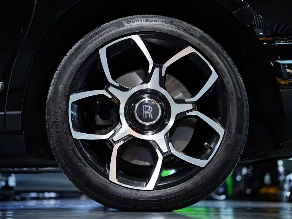 Rolls-Royce Cullinan — миниатюра 16