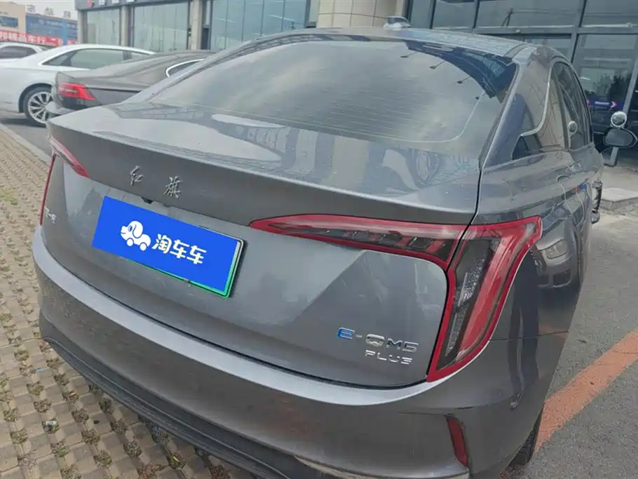 Hongqi HONGQI E QM5