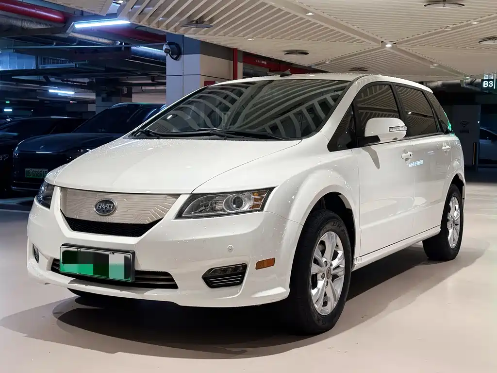 BYD E6