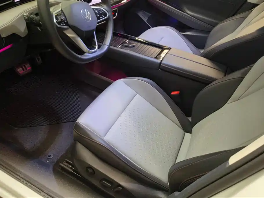 VOLKSWAGEN ID.7 VIZZION