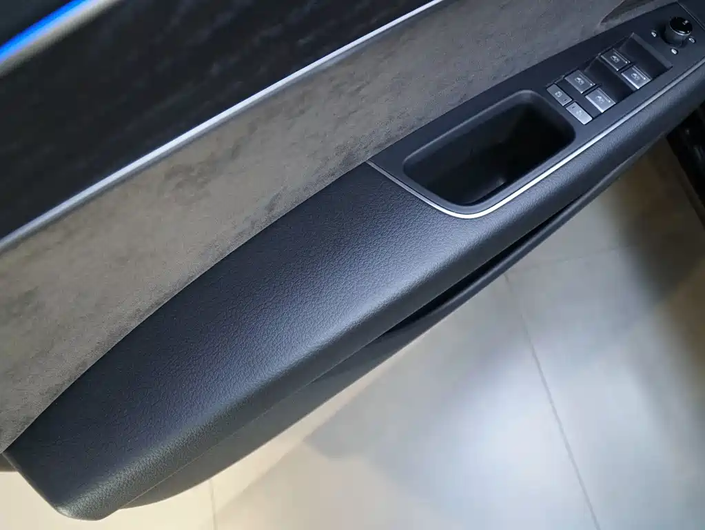 Audi A8 — миниатюра 13