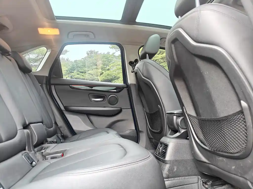 BMW 2 Series Active Tourer — миниатюра 13