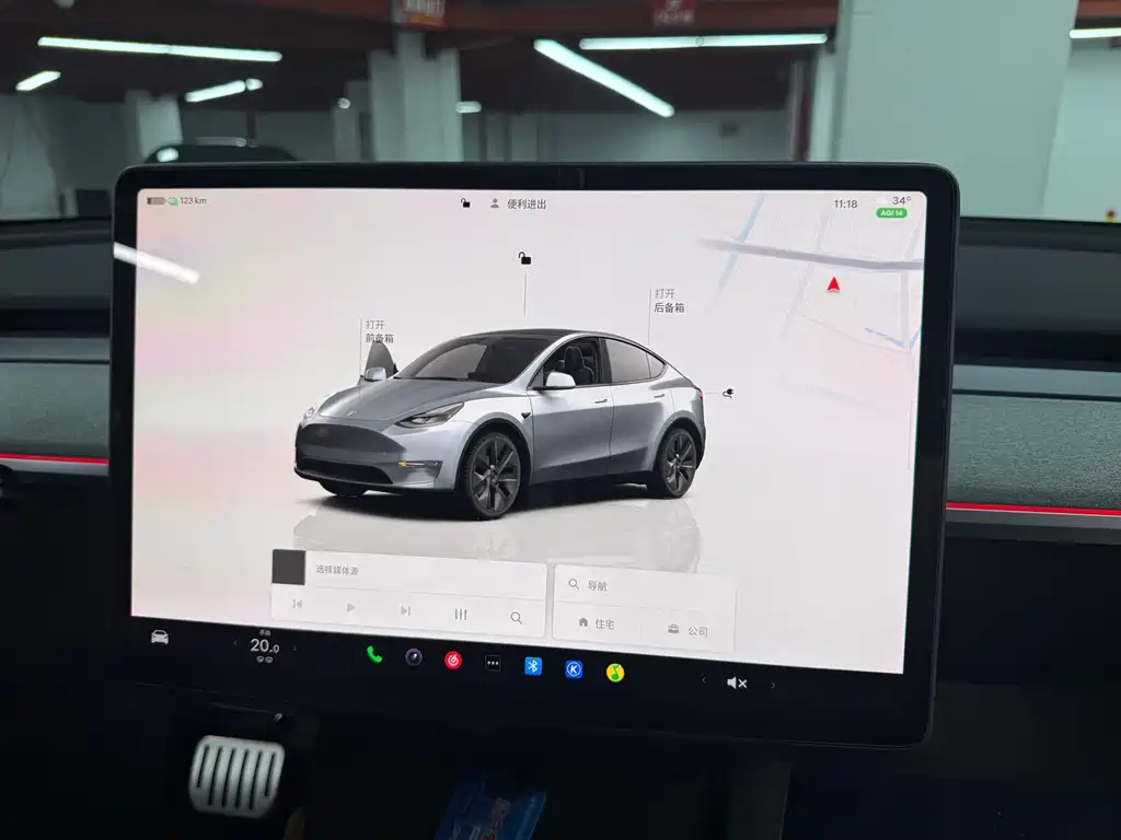 Tesla Model Y — миниатюра 11