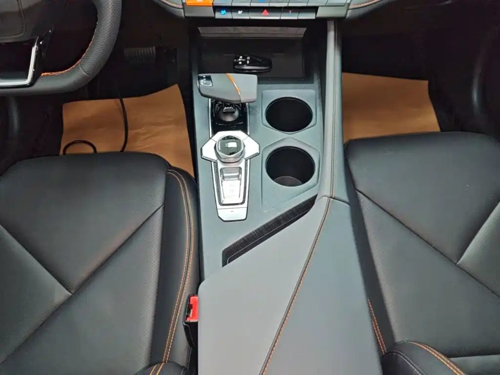 Changan UNI-V — миниатюра 14