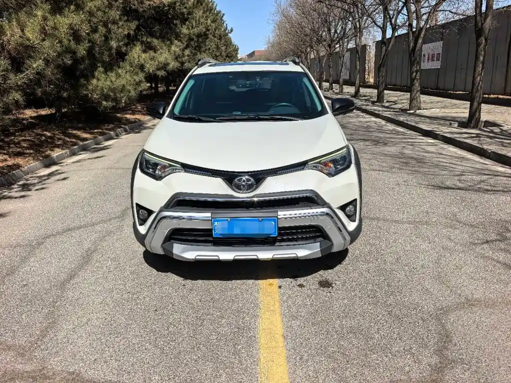 Toyota RAV4 — миниатюра 2