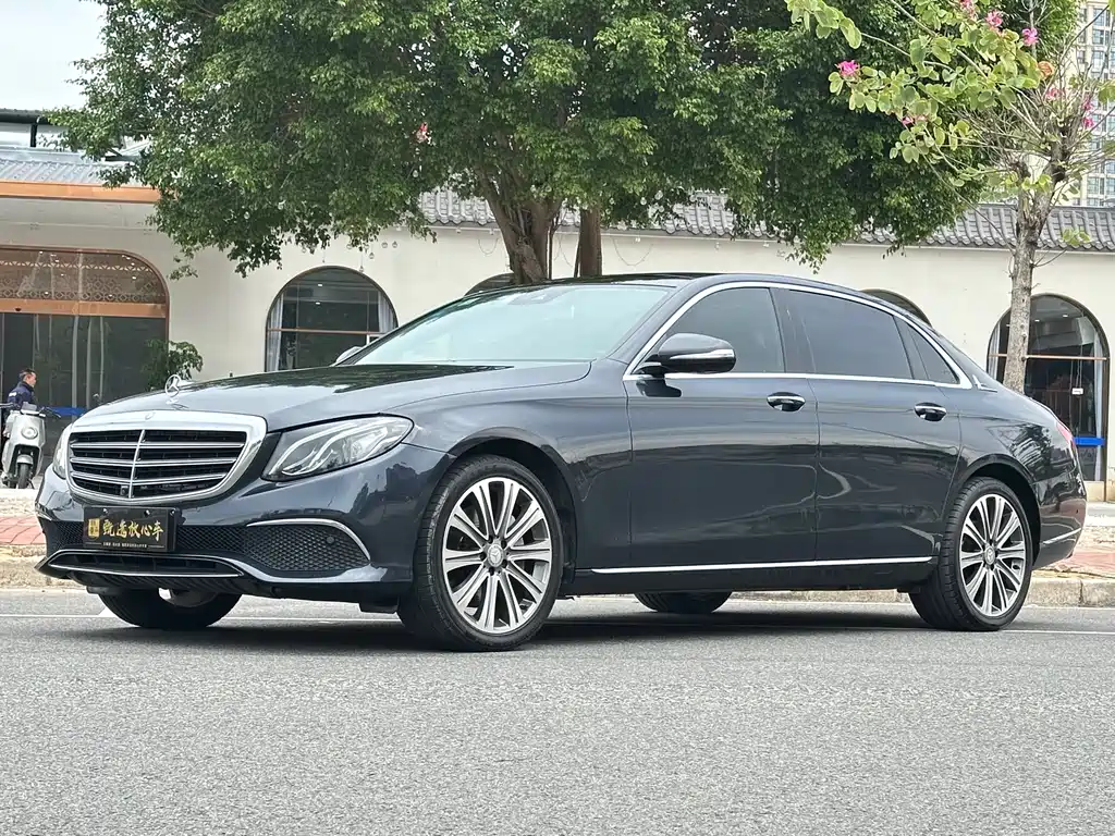 MERCEDES-BENZ E CLASS