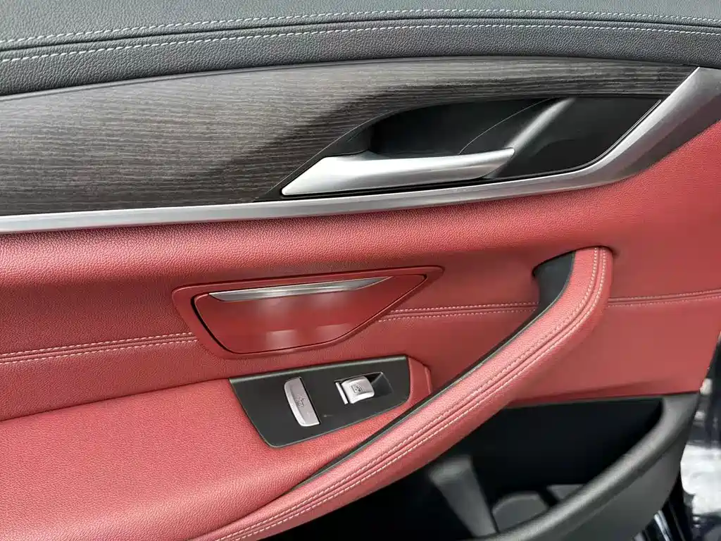 BMW 5 Series — миниатюра 12