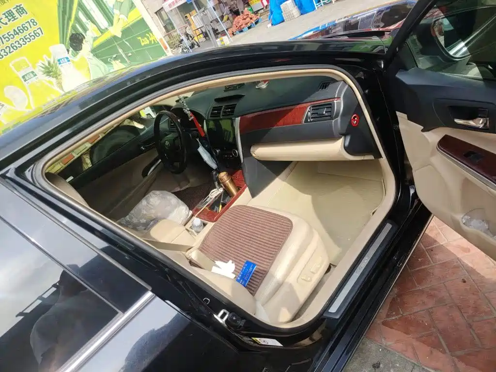 Toyota Camry — миниатюра 19