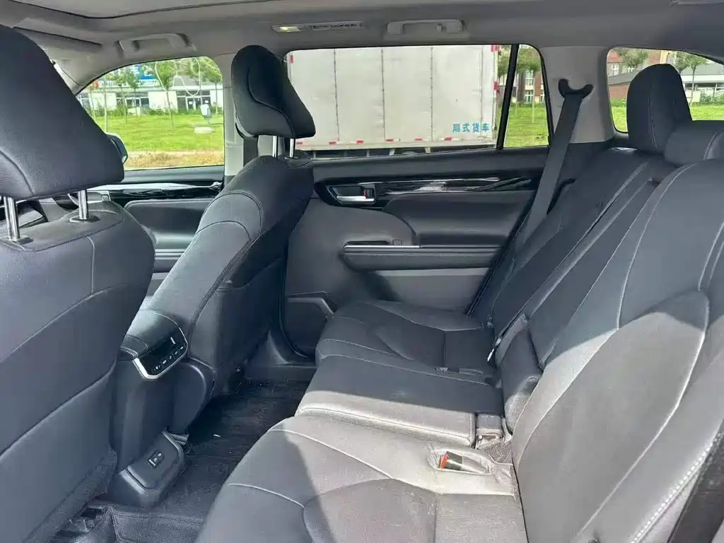 Toyota Highlander — миниатюра 5