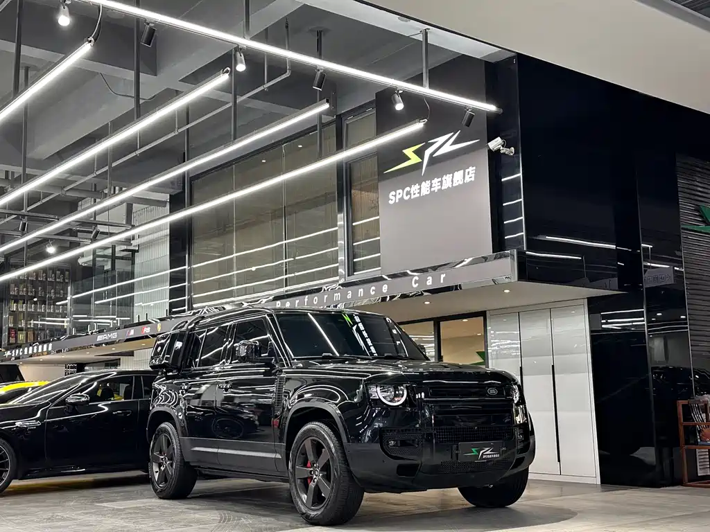 Land Rover Defender 2023
