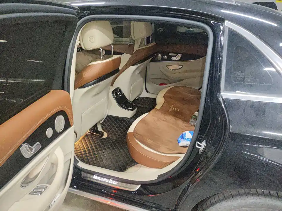 Mercedes-Benz E-Class — миниатюра 8