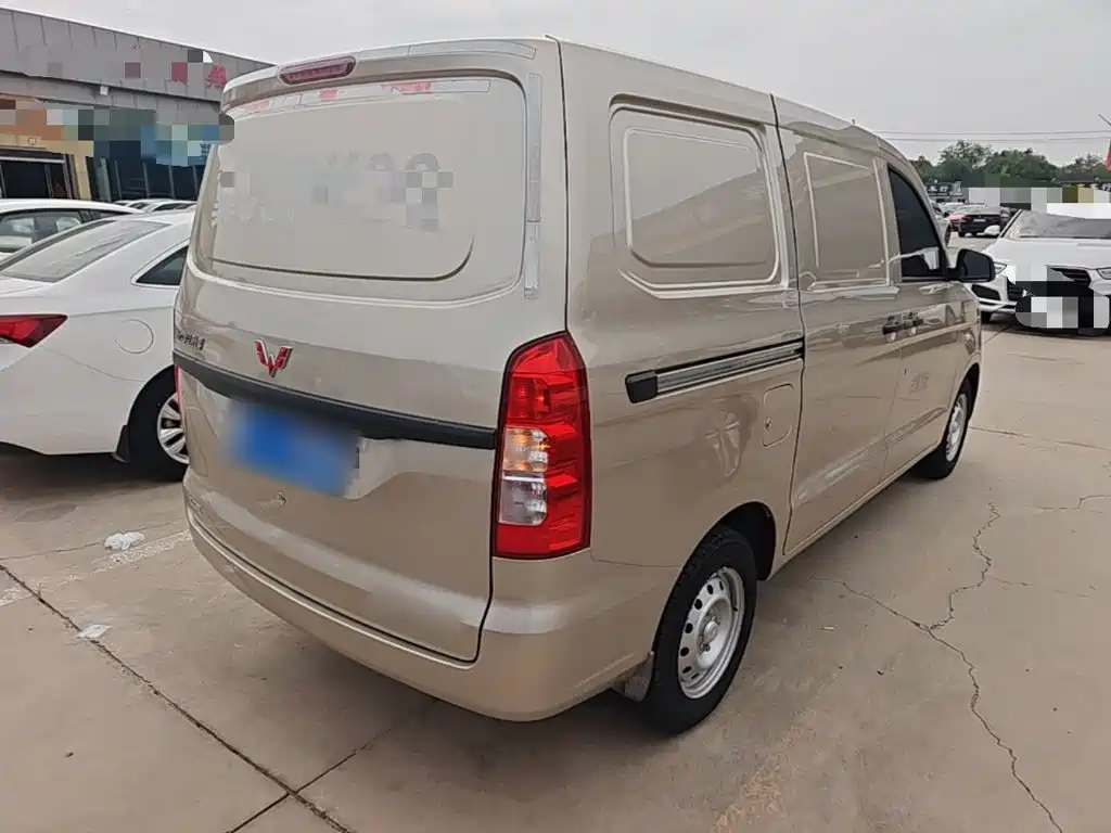 Wuling Hongguang V — миниатюра 7