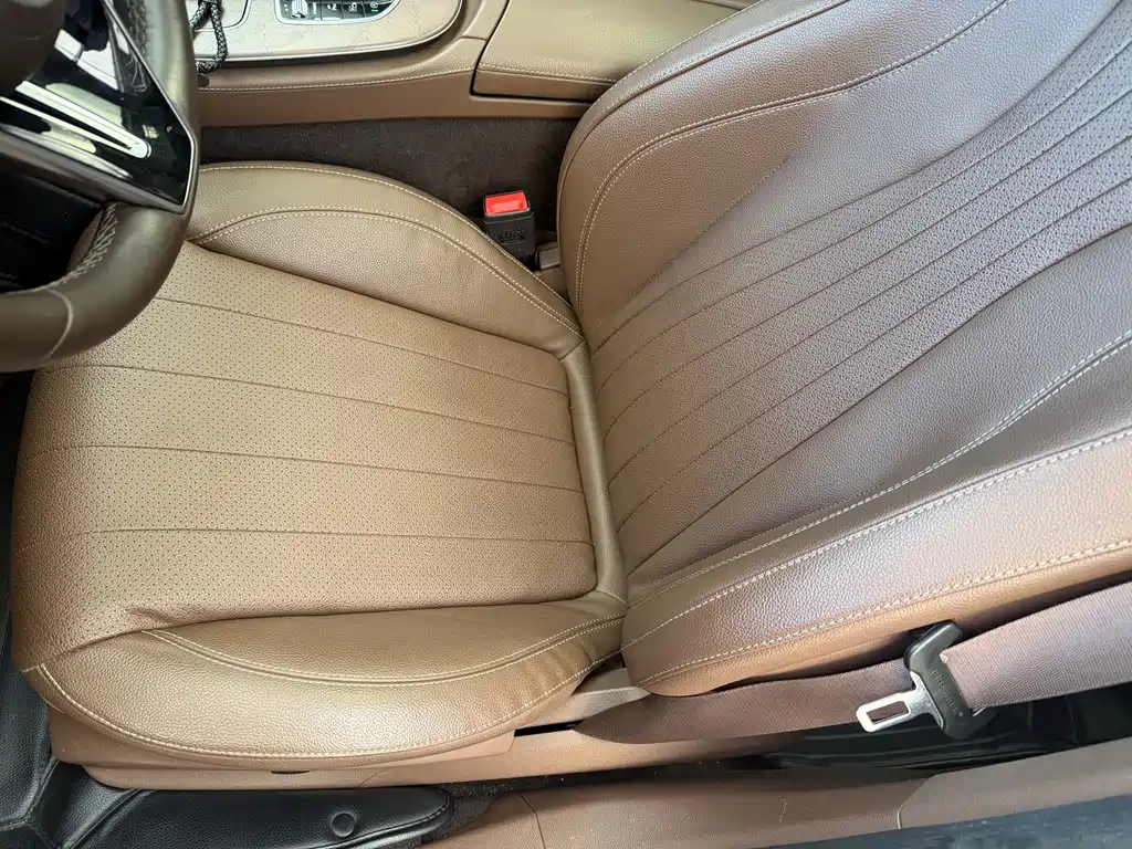 Mercedes-Benz E-Class — миниатюра 11