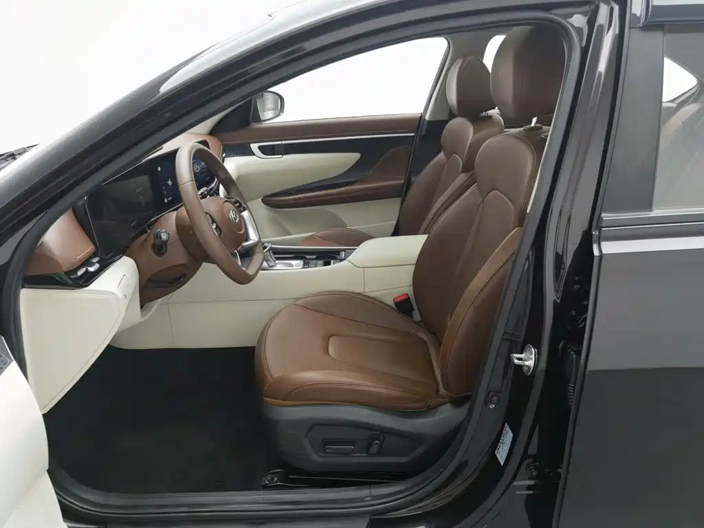 Hyundai Mistra — миниатюра 10