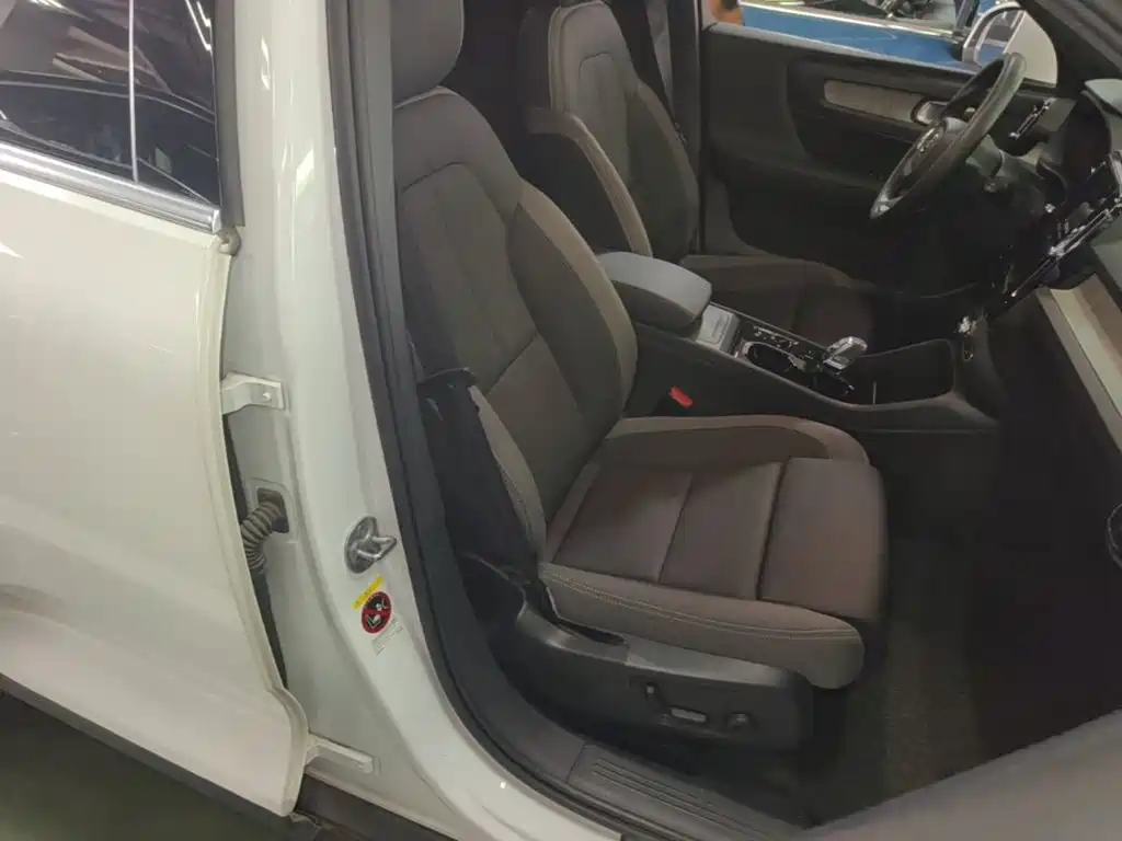 Volvo XC40 — миниатюра 25