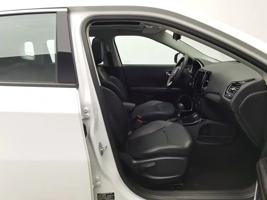 Jeep Compass — миниатюра 23