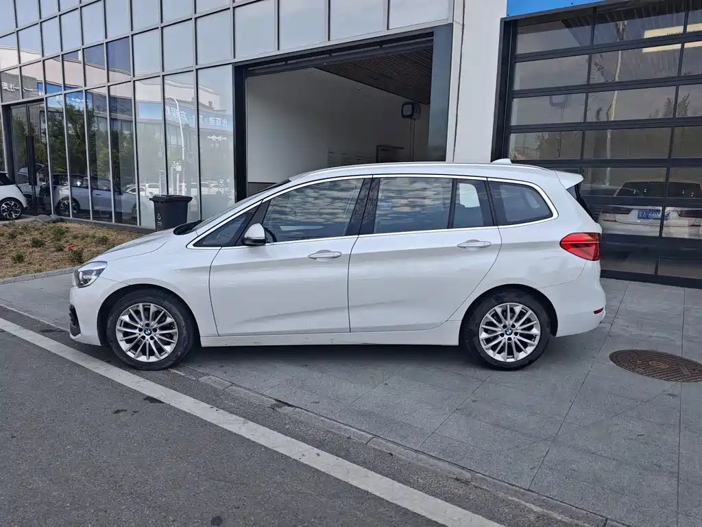 BMW 2 Series Gran Tourer — миниатюра 15