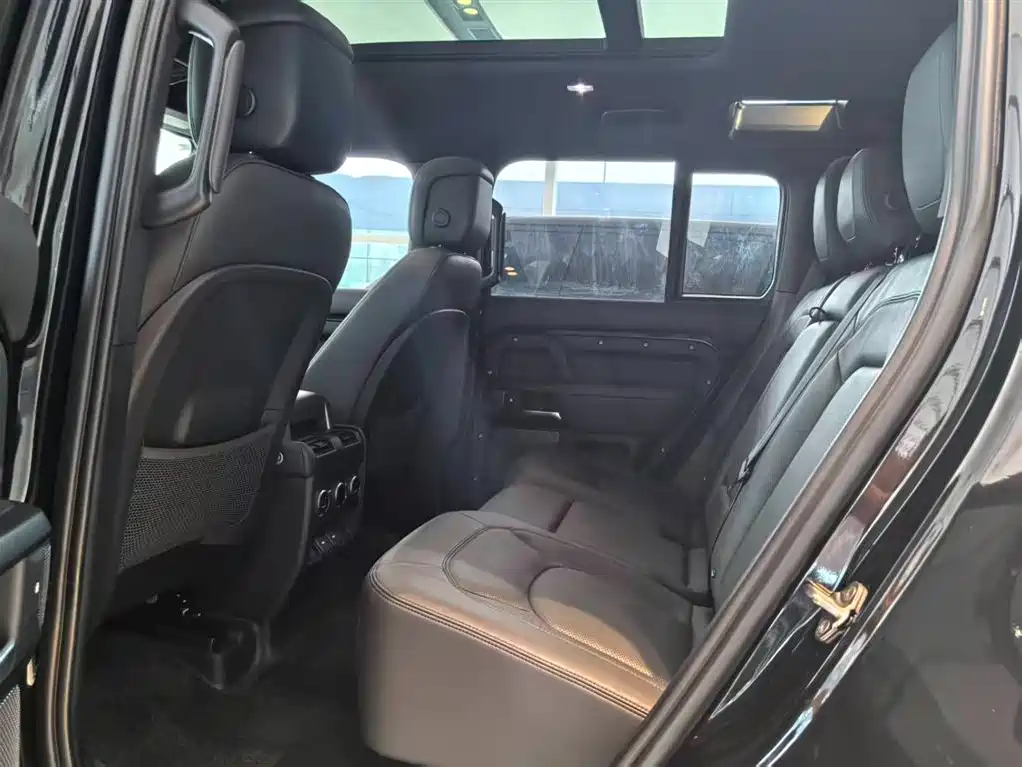 Land Rover Land Rover Defender 2023 110 5.0T V8
