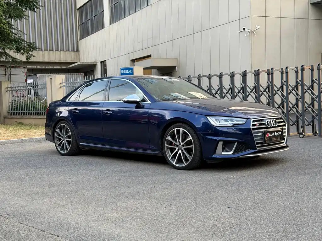 Audi S4