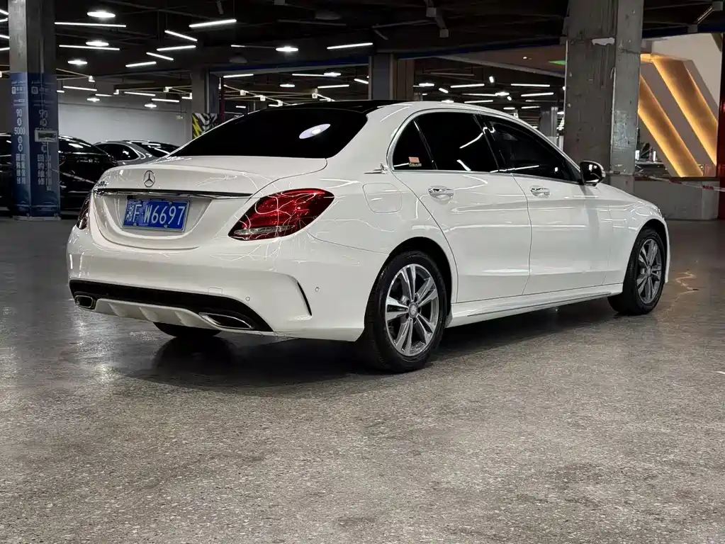 Mercedes-Benz C-Class — миниатюра 3