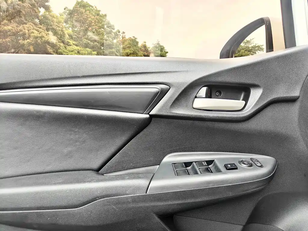 Honda Fit — миниатюра 11