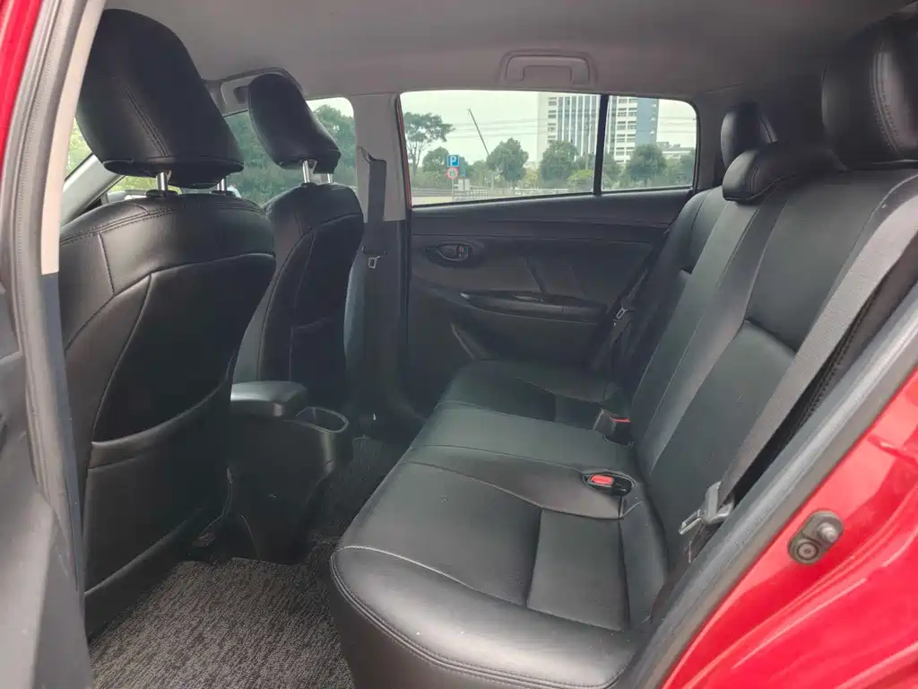 Toyota Yaris L — миниатюра 7