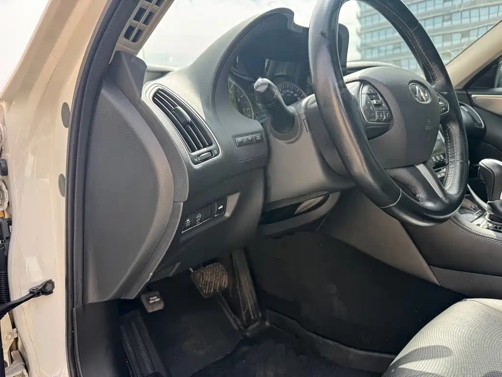 Infiniti Q50L — миниатюра 14