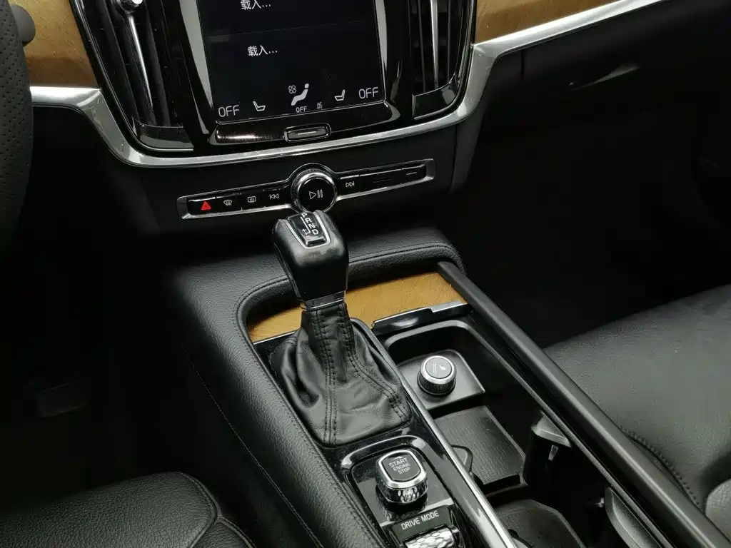 Volvo S90 — миниатюра 13