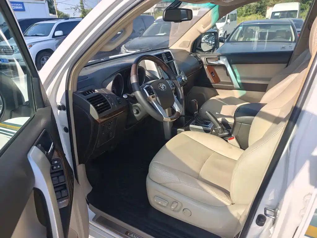 Toyota Prado — миниатюра 7
