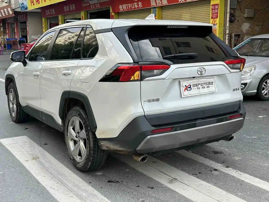 Toyota RAV4 2021 2.0L CVT