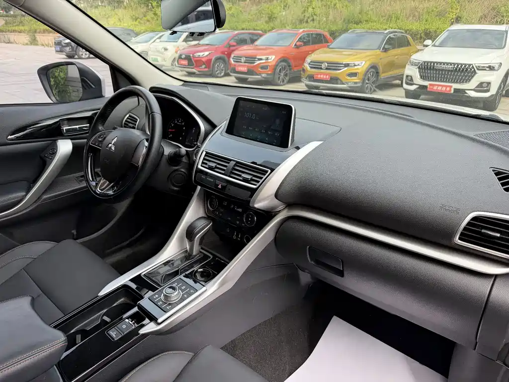 Mitsubishi Eclipse Cross — миниатюра 5