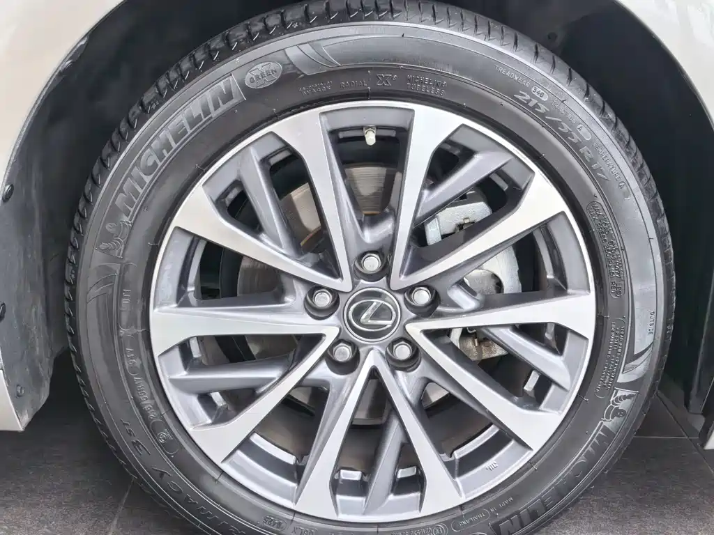 Lexus ES — миниатюра 13