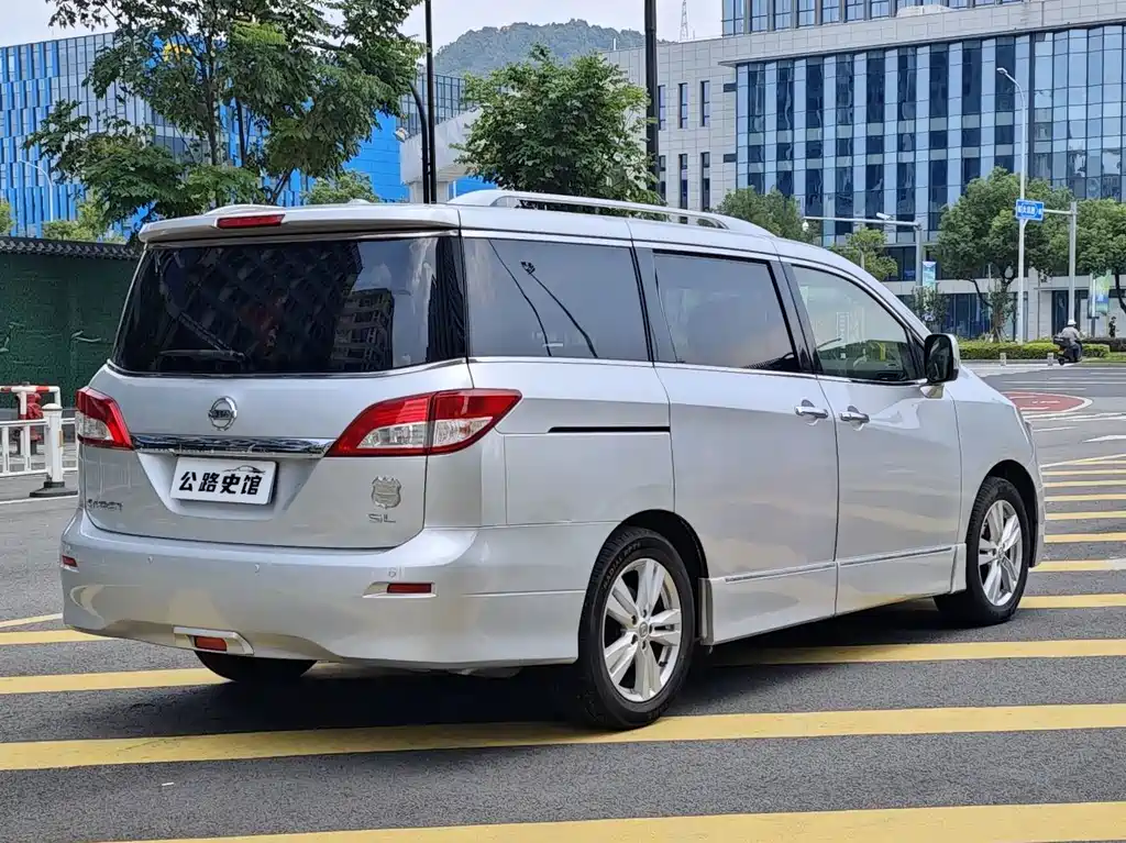 Nissan Quest — миниатюра 5