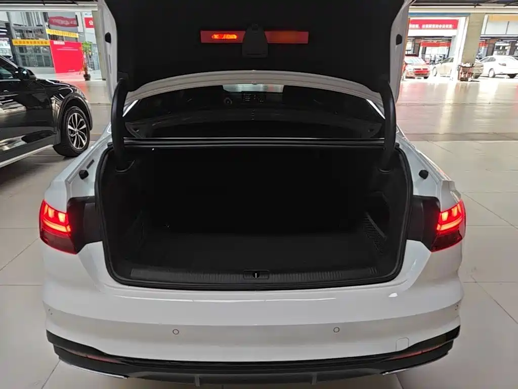 Audi A4L — миниатюра 19