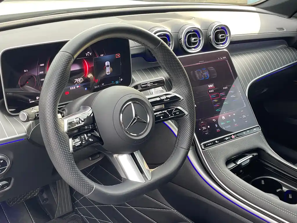 Mercedes-Benz C-Class — миниатюра 7