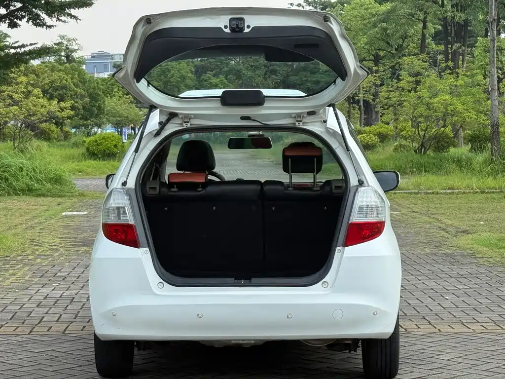 Honda Fit — миниатюра 13
