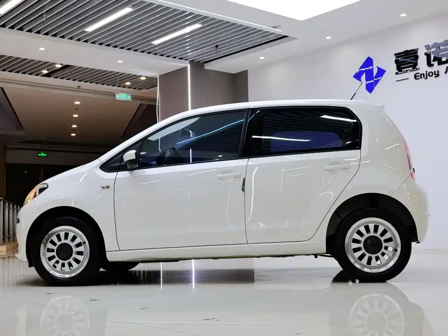 Volkswagen up! — миниатюра 3