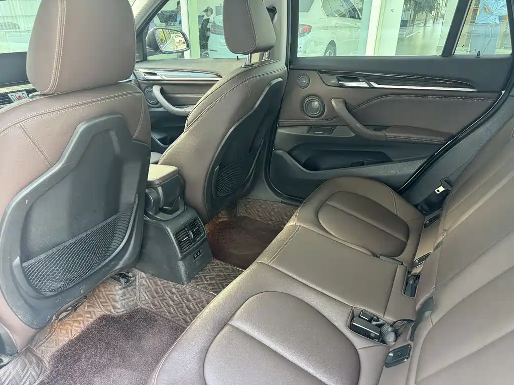 BMW X1 — миниатюра 10