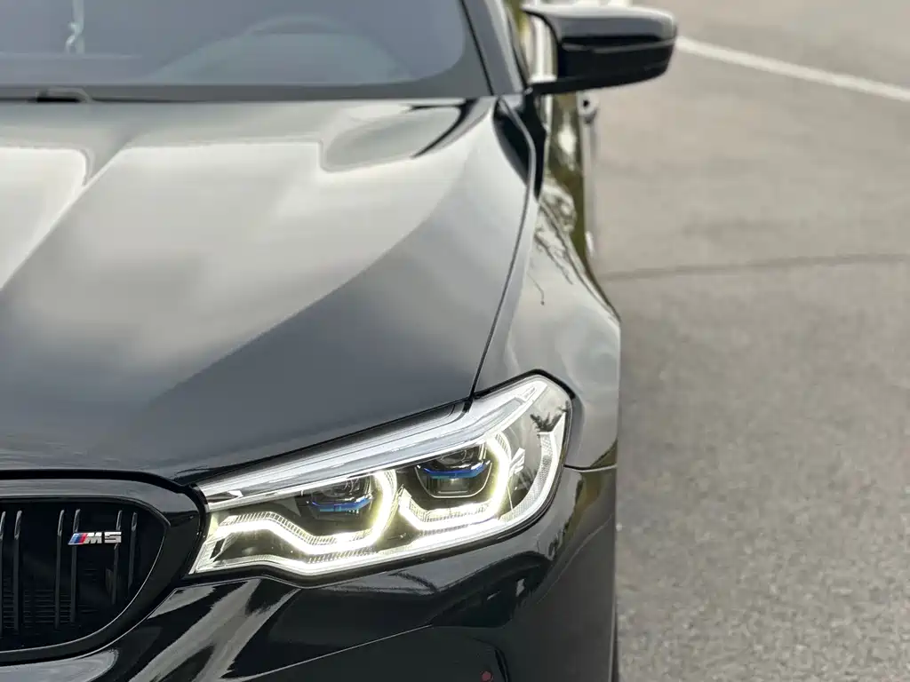 BMW M5 — миниатюра 10