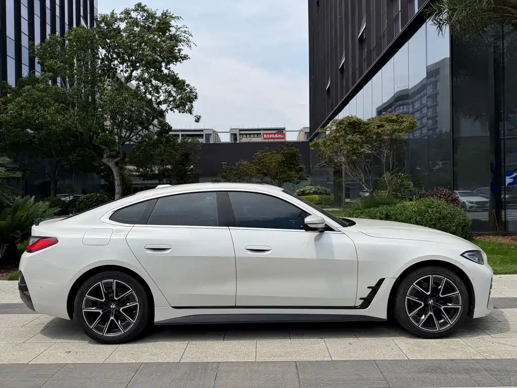 BMW 4 Series — миниатюра 4