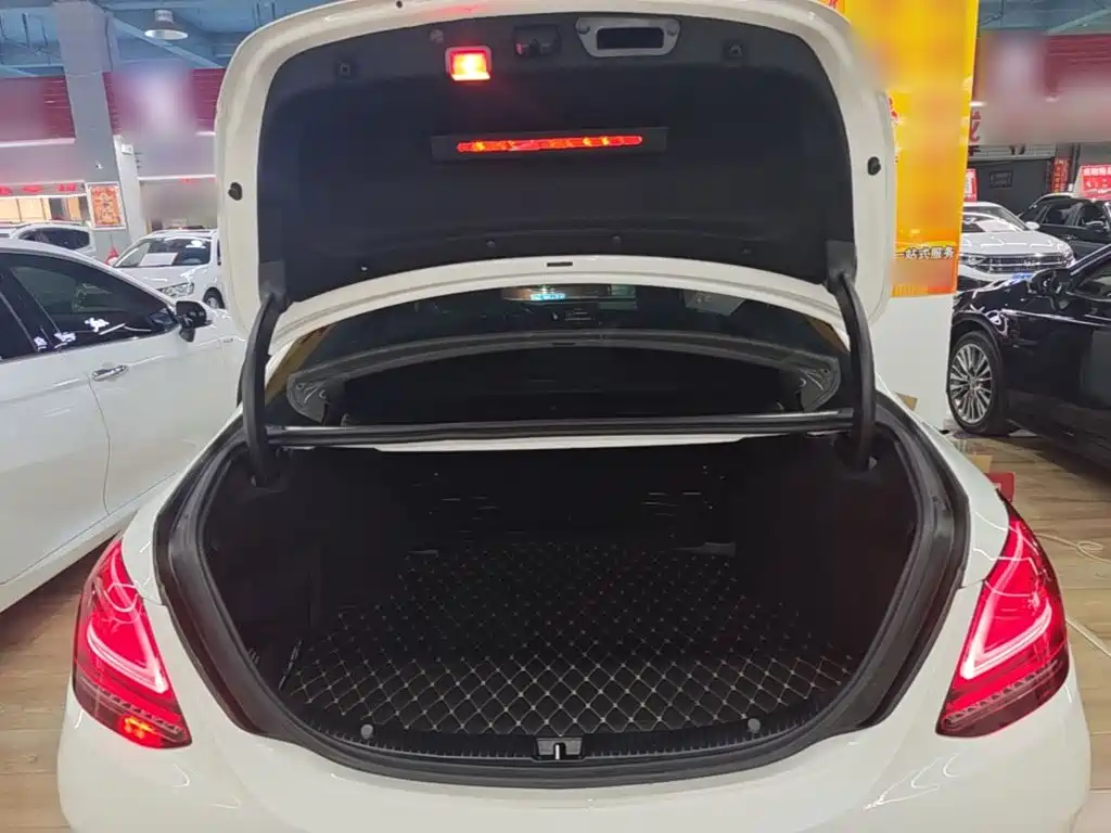 Mercedes-Benz C-Class — миниатюра 19