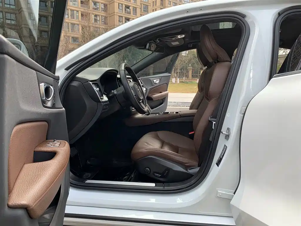 VOLVO S60 PLUG IN HYBRID