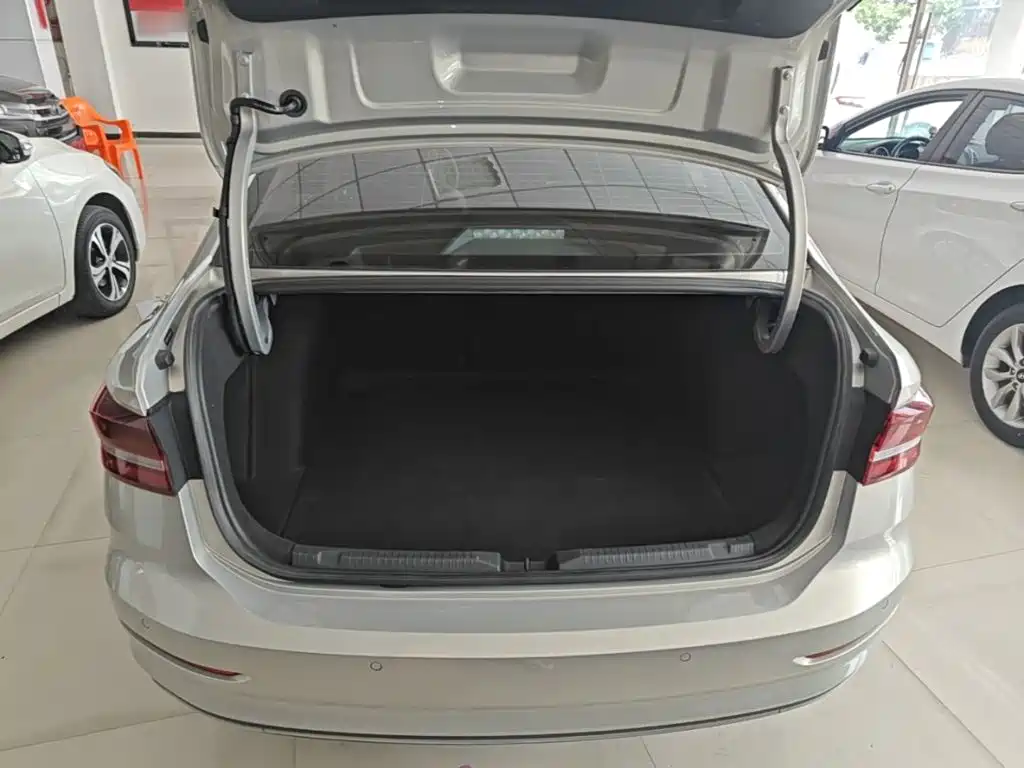 Volkswagen Lavida — миниатюра 19