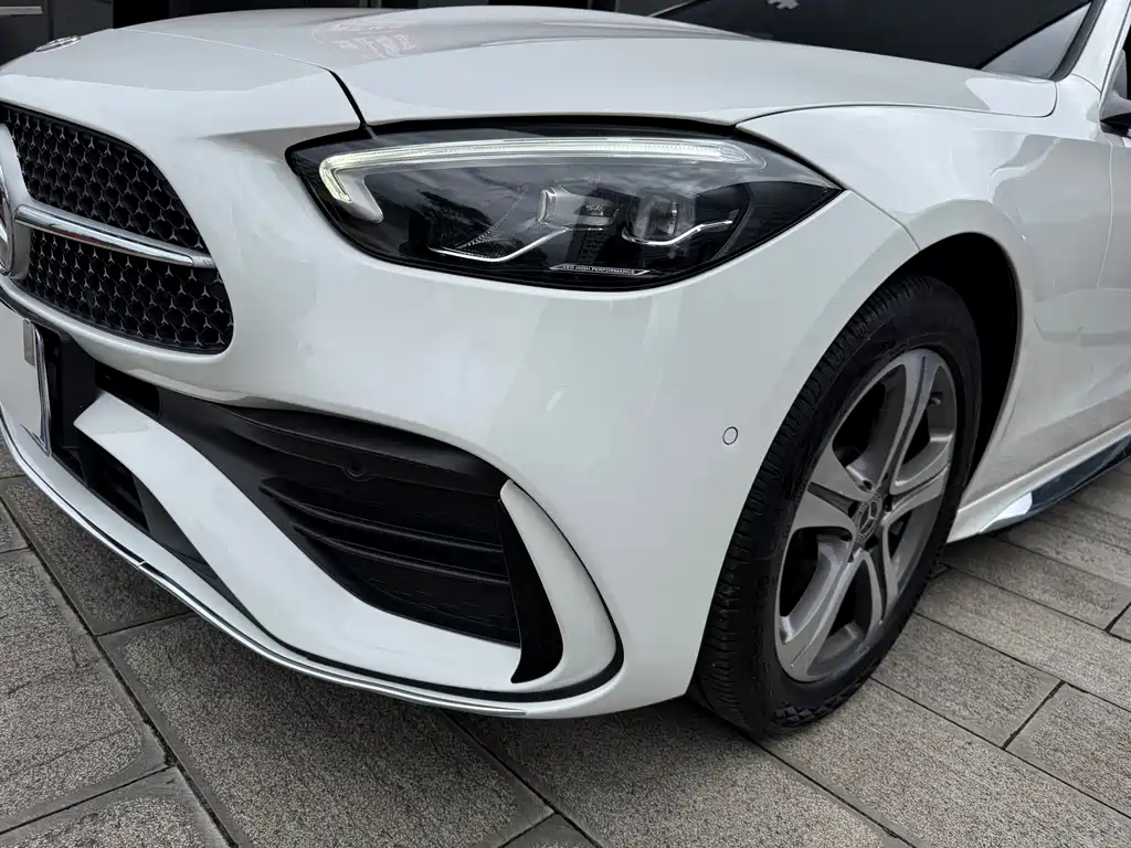 Mercedes-Benz C-Class — миниатюра 13