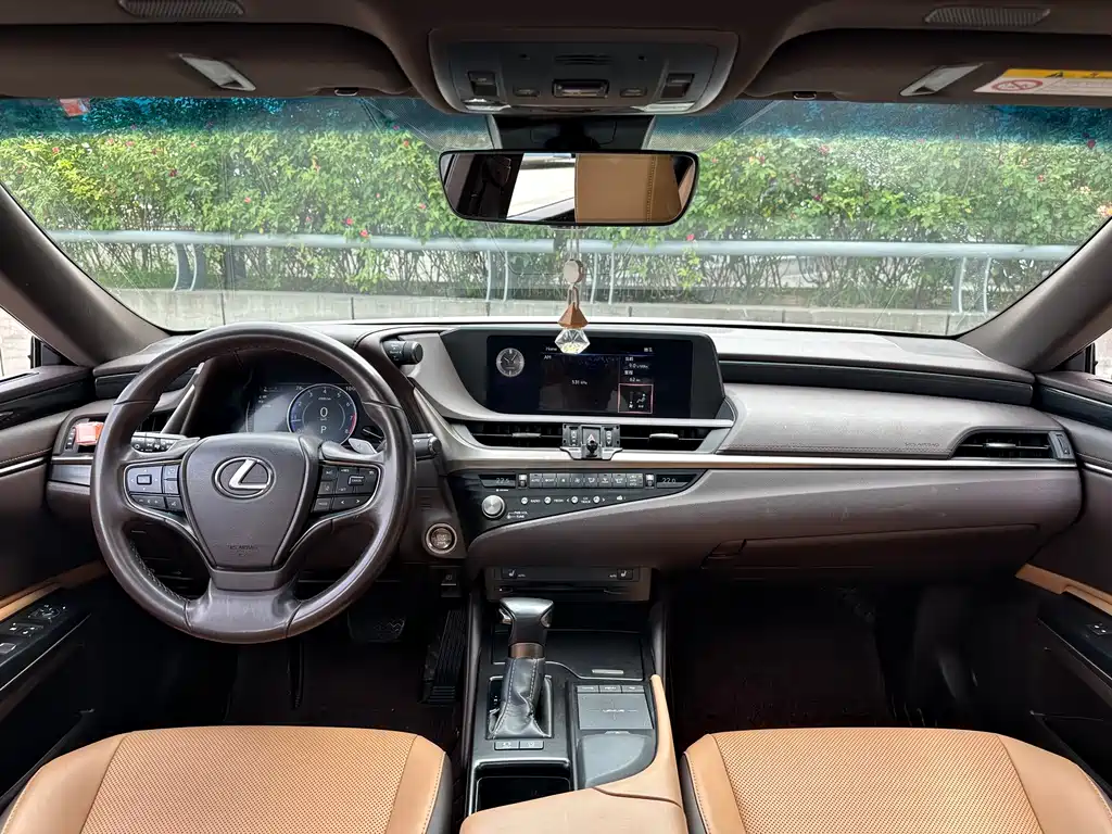 Lexus ES — миниатюра 10
