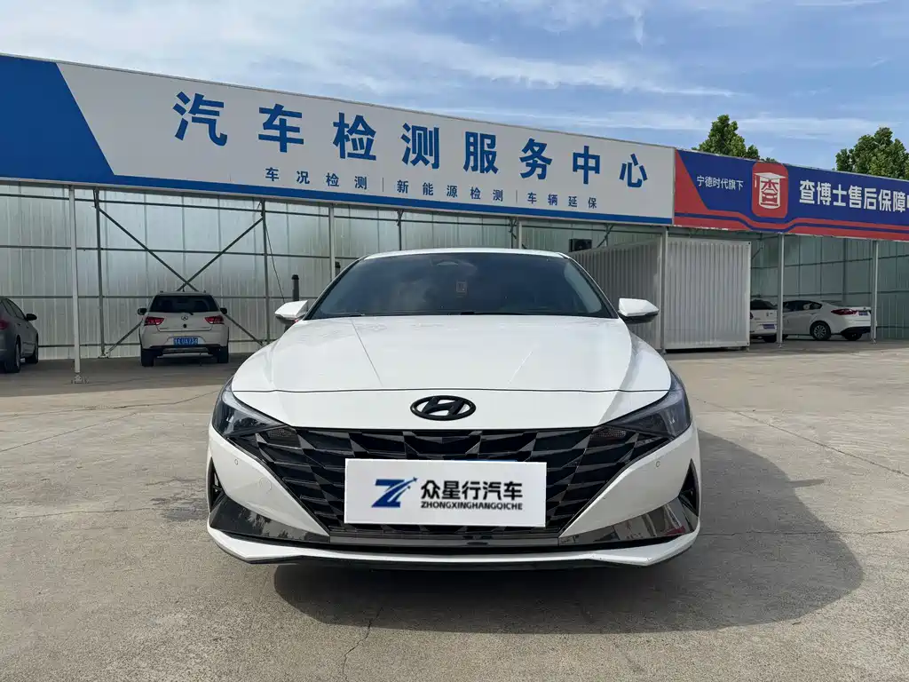 Hyundai Elantra 2021 1.5L CVT LUX Luxury