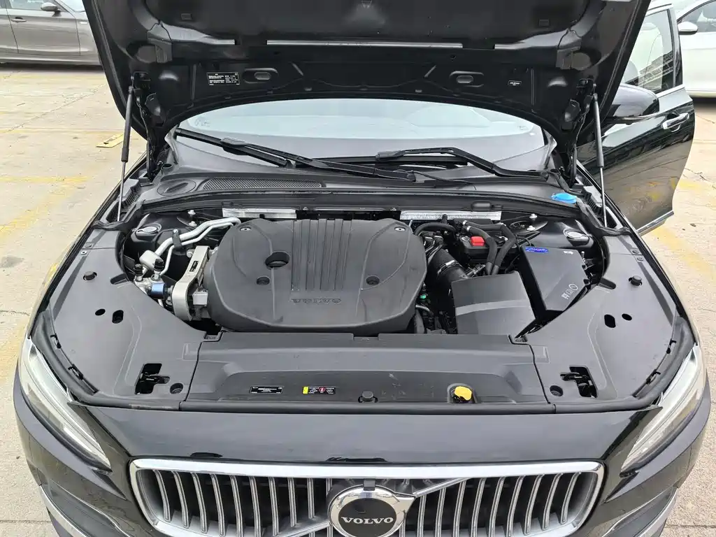 Volvo S90 — миниатюра 11