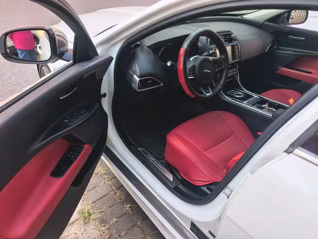 Jaguar XE — миниатюра 12